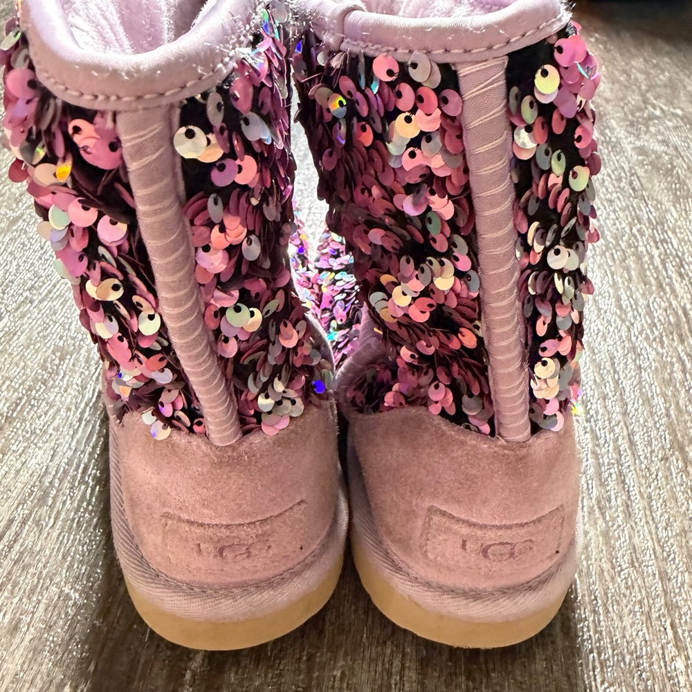 UGG Classic Short Sequin Boots Kids Size 3 Purple Iridescent Sparkle - Picture 4 of 9